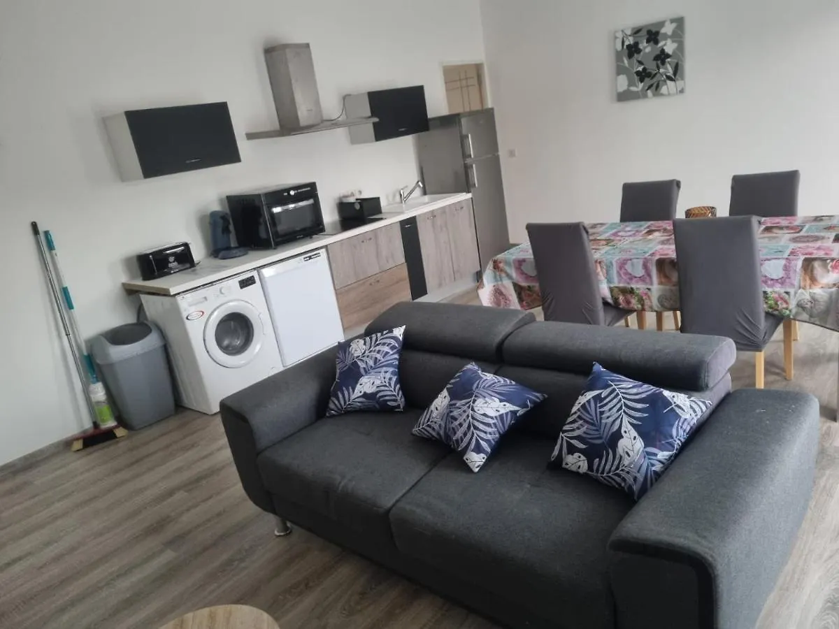 Appartement Sejour , Cure Cransac Au 1Er Etage 2 Nuits Minimum